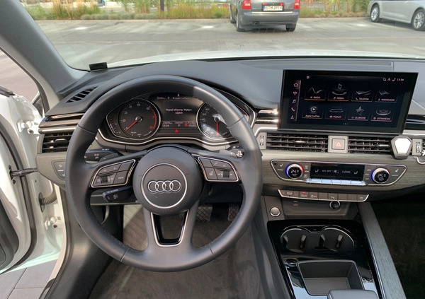 Audi A4 cena 115000 przebieg: 28000, rok produkcji 2021 z Kraków małe 137